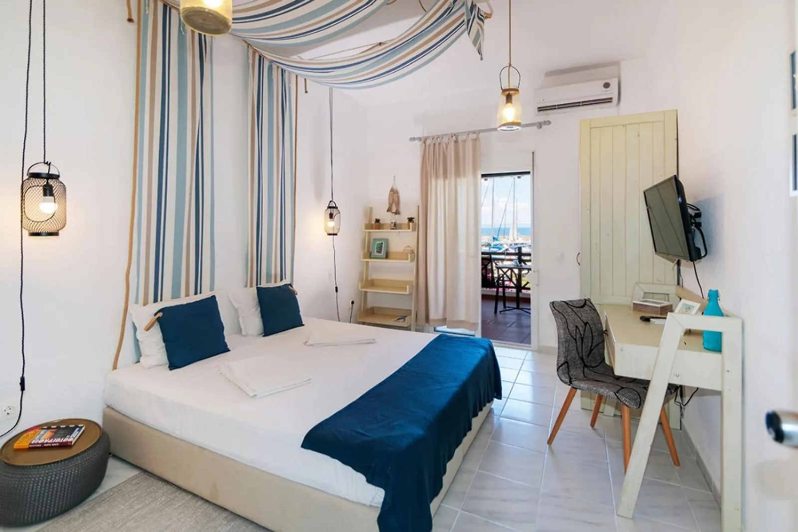 Nikiti Seafront Blue Apartman