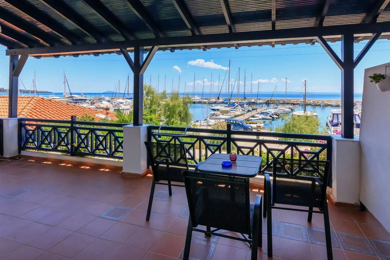 Nikiti Seafront Blue Apartman